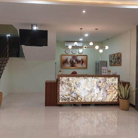 T Hotel Kualanamu Lubukpakam Buitenkant foto